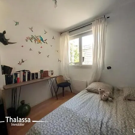 Maison Bord De *